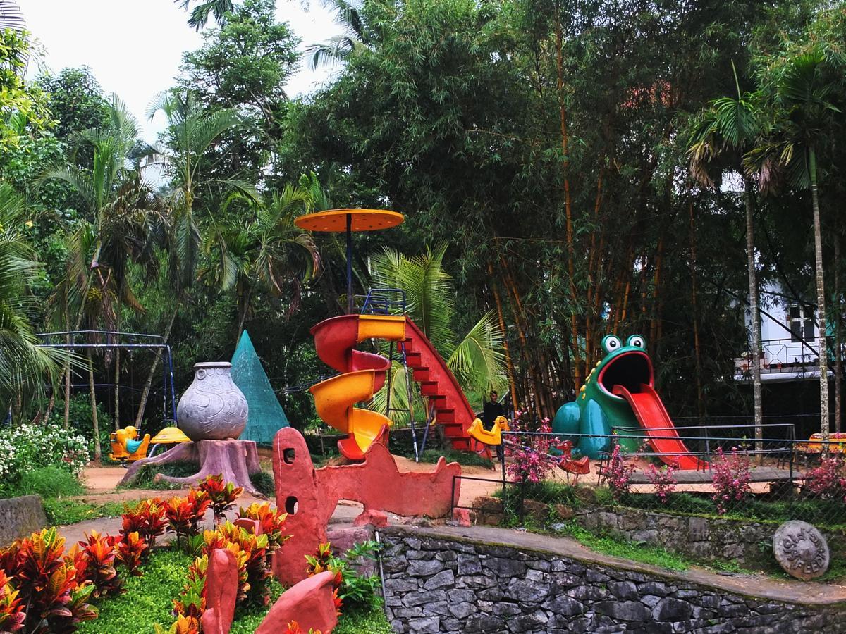 Wayanad Royal Stream Bed & Breakfast Kalpetta Exterior photo